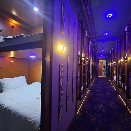 Attic Capsule Hotel Marigondon  Bagian luar foto