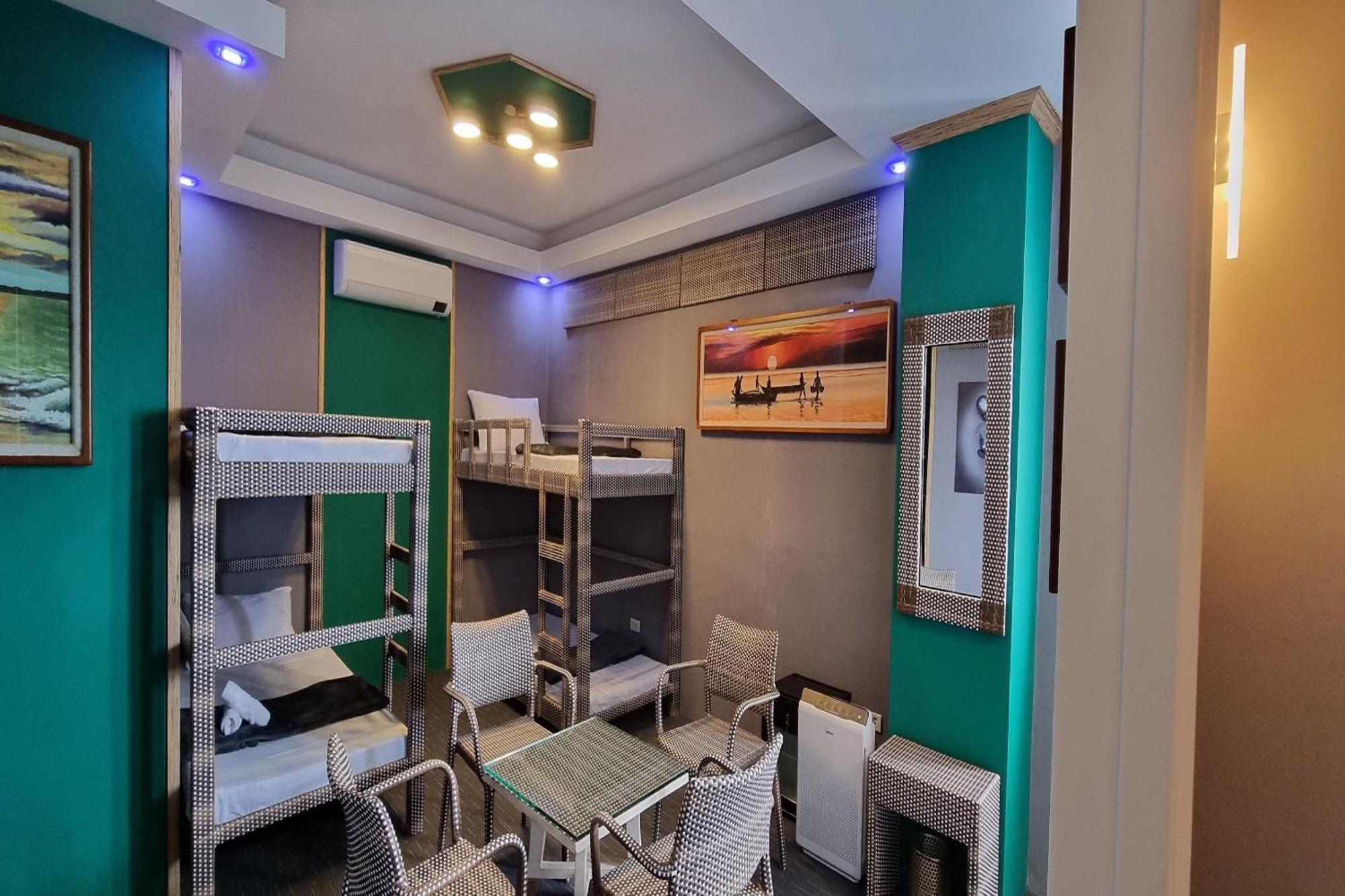 Attic Capsule Hotel Marigondon  Bagian luar foto