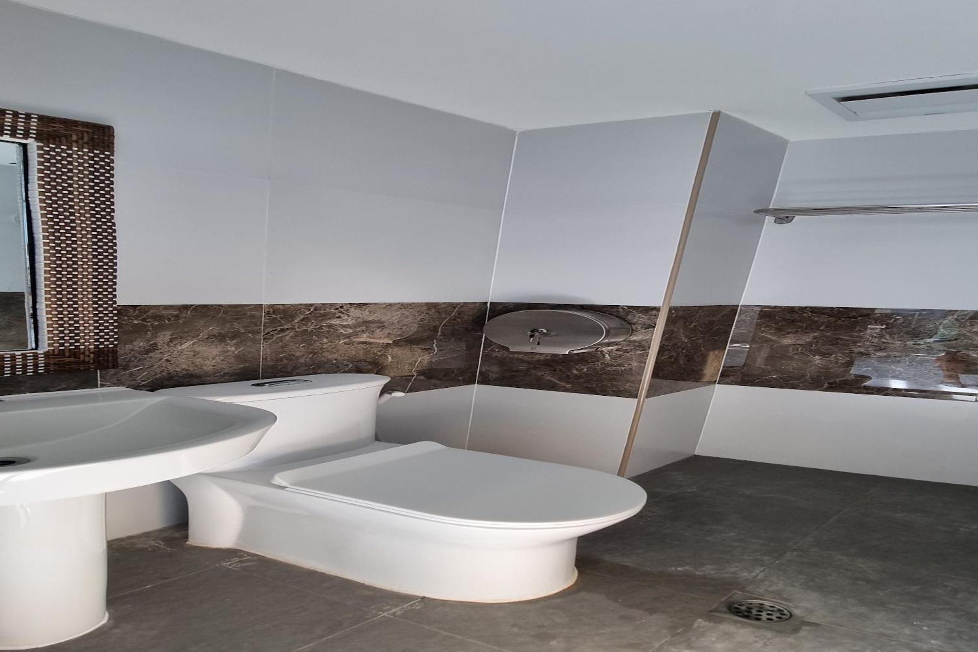 Attic Capsule Hotel Marigondon  Bagian luar foto
