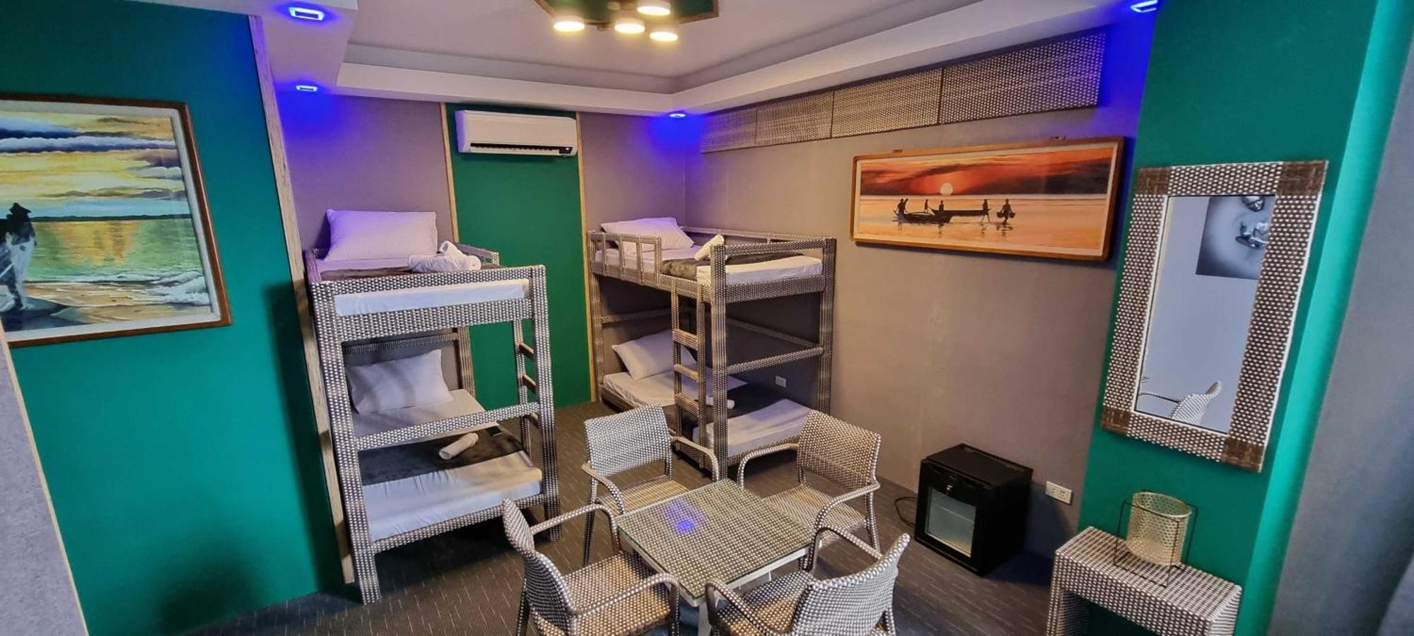 Attic Capsule Hotel Marigondon  Bagian luar foto