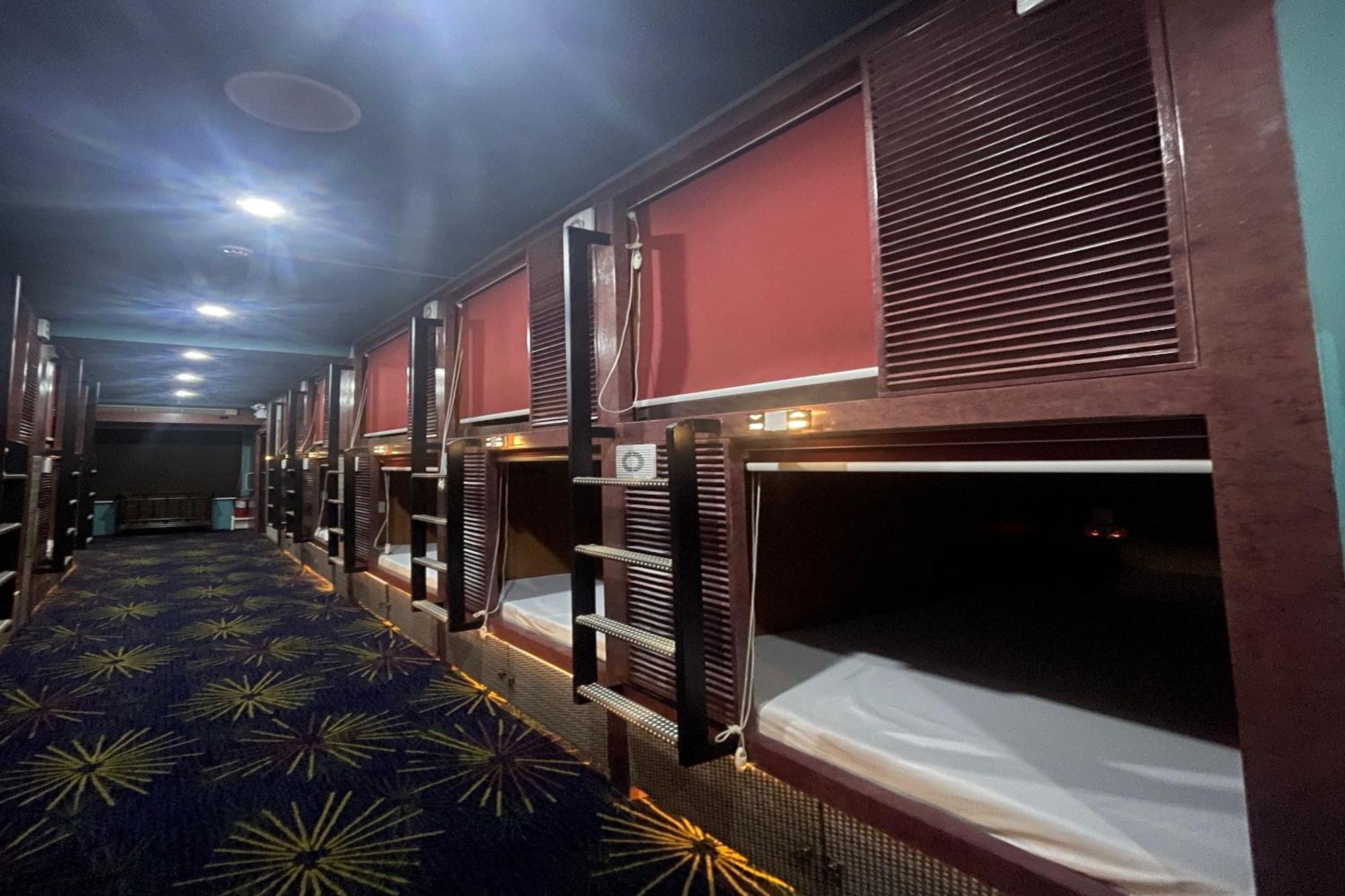 Attic Capsule Hotel Marigondon  Bagian luar foto