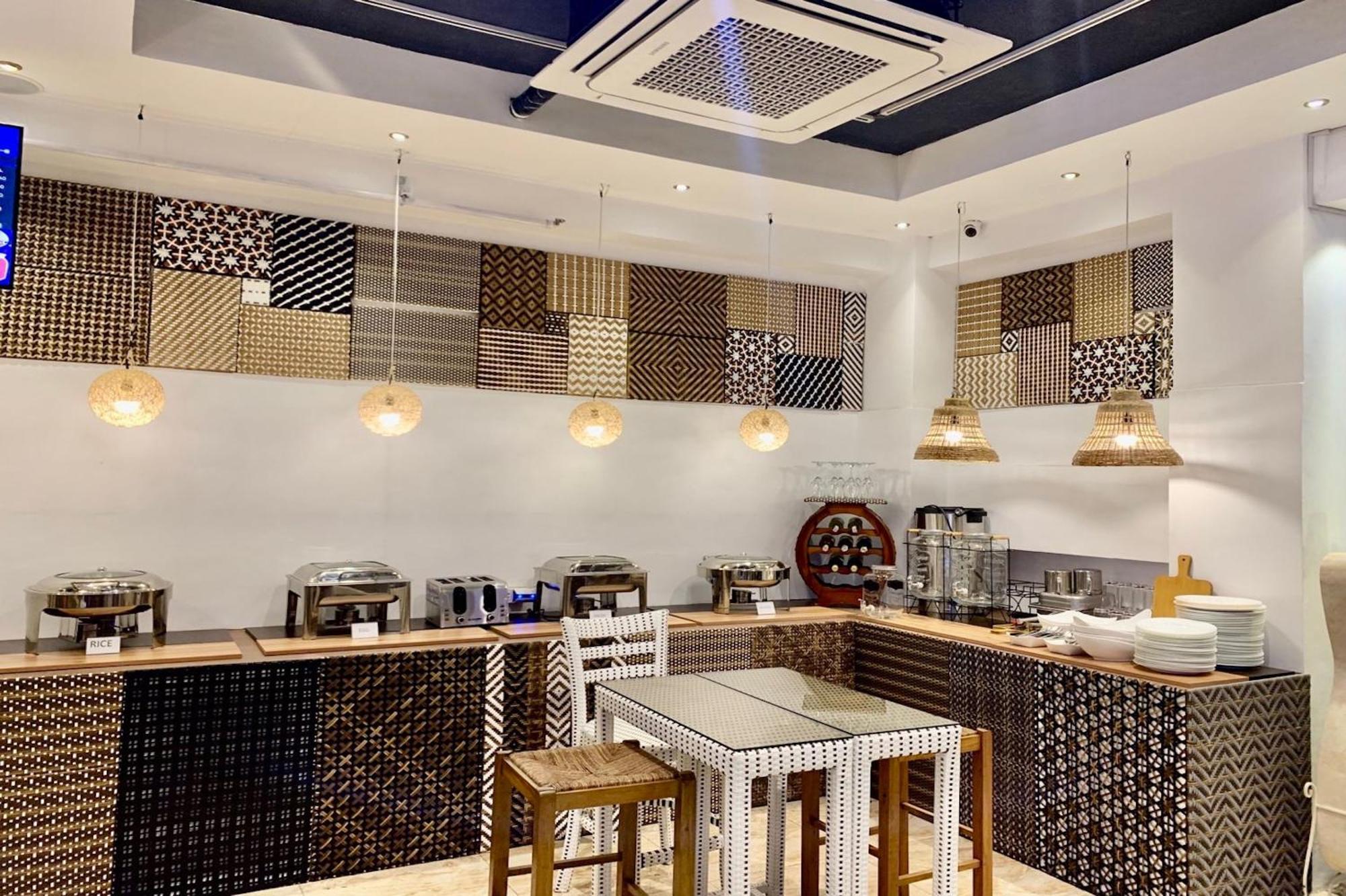 Attic Capsule Hotel Marigondon  Bagian luar foto