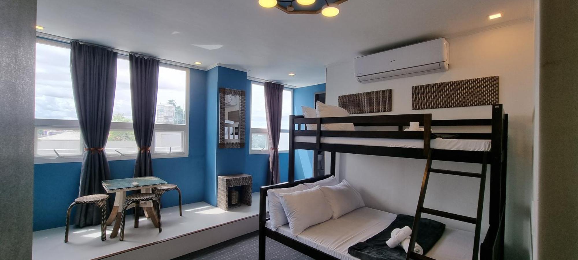 Attic Capsule Hotel Marigondon  Bagian luar foto